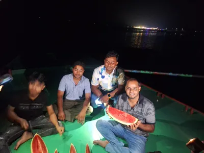 In search of meaningful connections, I made new friends who turned ordinary days into memorable ones. We explored new places, shared great food, and created moments I'll always cherish.